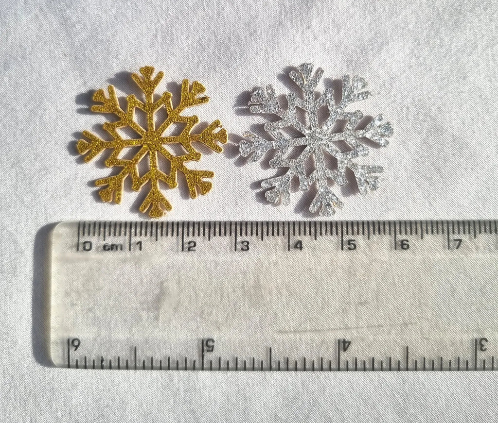 Gold Glitter Snowflake Confetti: Festive Decorations & Winter Party Table Scatter