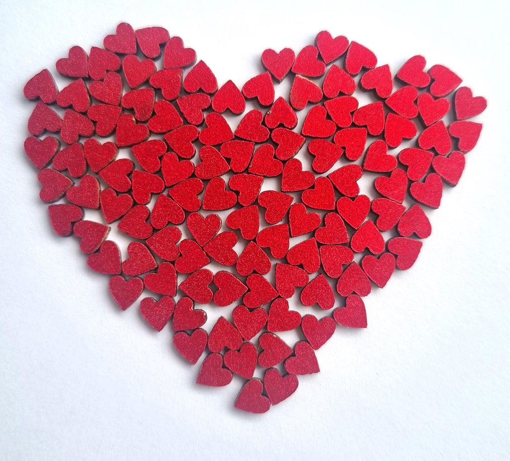 Red Glitter Wood Heart Confetti: Table Scatter (0.5cm)