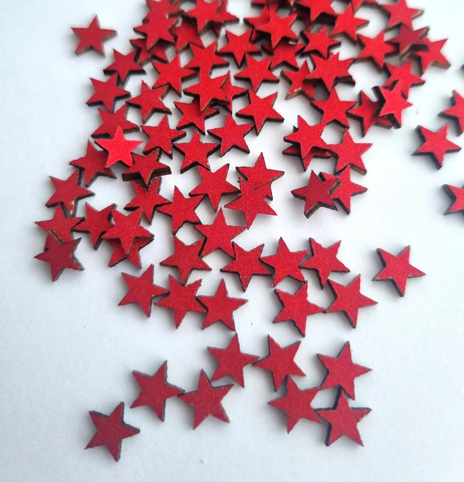 Red - Black - Glitter Wooden Star Confetti: Shimmery Table Scatter, Craft Supplies, Black Shimmer Stars (0.9cm)